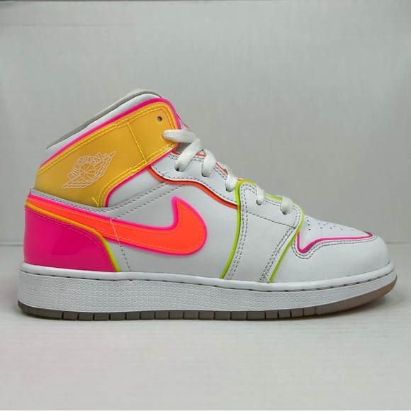 Jordan Shoes - Jordan 1 Mid Edge Glow GS Size 6.5Y/Women's 8